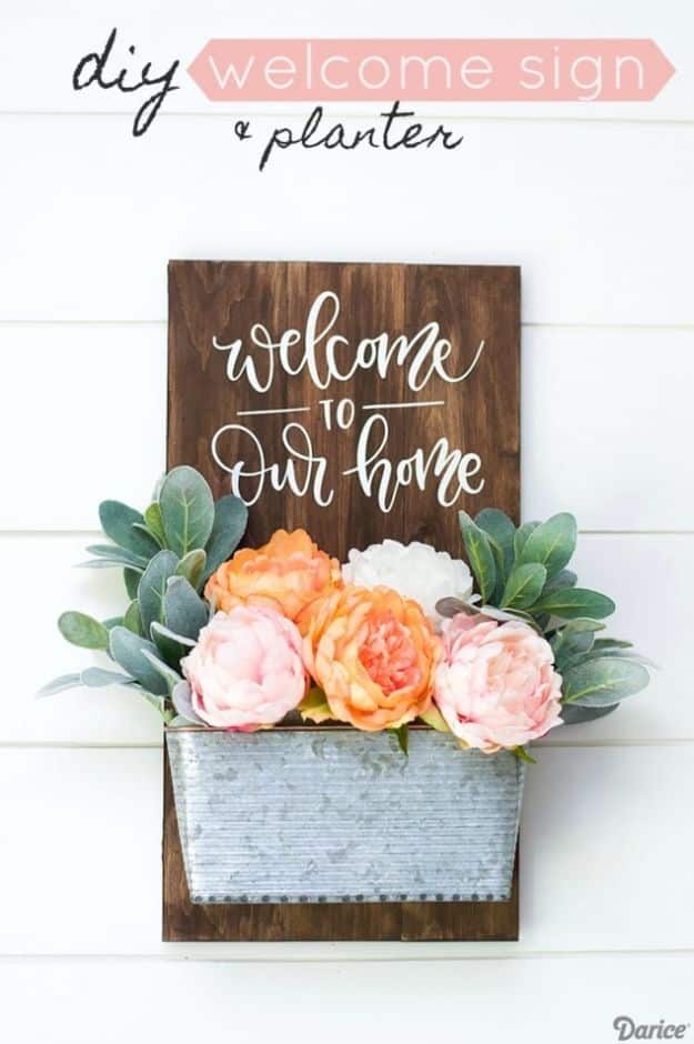 DIY Signs To Make For Your Home | Front Door Welcome Sign - Rustic Wall Art Ideas and Homemade Sign for Bedroom, Kitchen, Farmhouse Decor | Stencil Pallet and Distressed Vintage