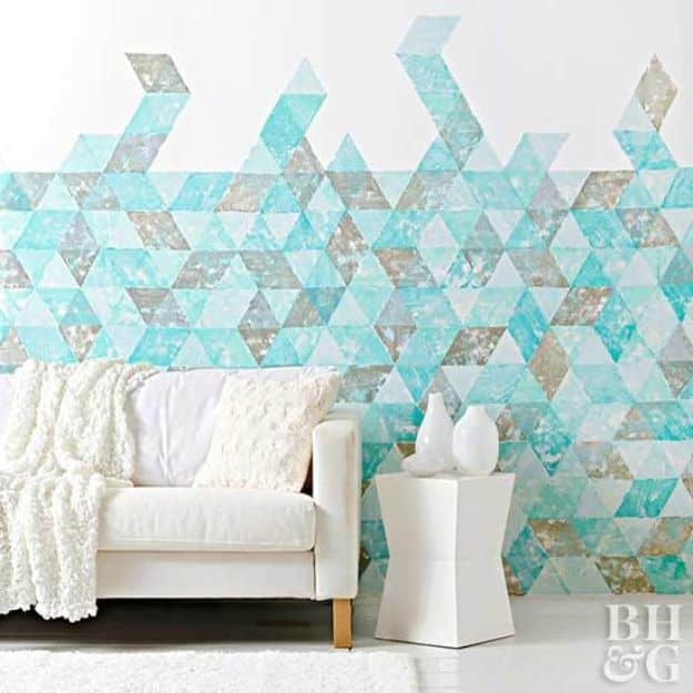 DIY Faux Finishes for Walls - Apply a Wall Stamp - Step by Step Tutorials for Do It Yourself Faux Finish Wall Textures - Rustic, Colour, Tuscan Style, Simple Metallic, Sponge Painting Techniques, Roller and Drag Texture 