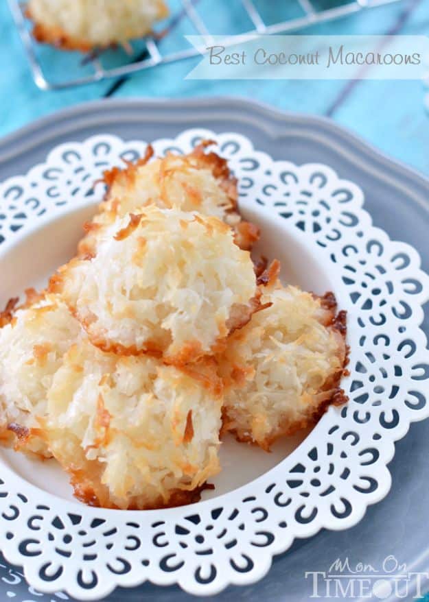 Best Coconut Recipes - Best Coconut Macaroons Recipe - Side Dishes, Salads and Dessert Idea Made With Coconut - Cake, Cookies, Salad, Chicken