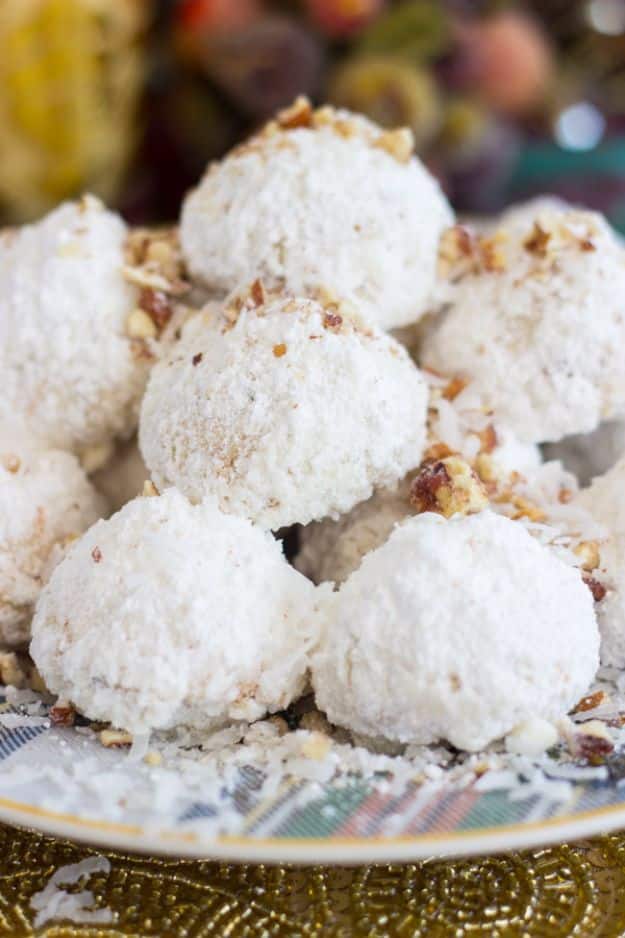 Best Coconut Recipes - Coconut Pecan Snowballs - Easy Recipe Ideas With Coconut - Side Dishes, Salads and Dessert Idea Made With Coconut - Cake, Cookies, Salad, Chicken