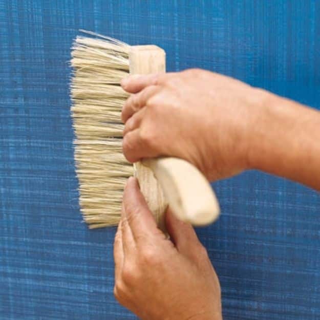 DIY Faux Finishes for Walls - Create Faux Fabric Effect - Step by Step Tutorials for Do It Yourself Faux Finish Wall Textures - Rustic, Colour, Tuscan Style, Simple Metallic, Sponge Painting Techniques, Roller and Drag Texture 