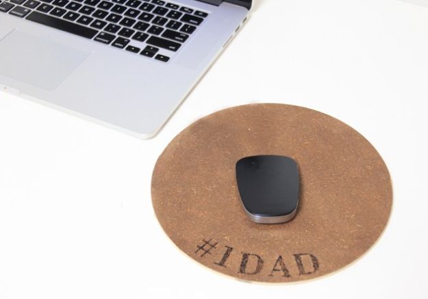 DIY Fathers Day Gifts - DIY Engraved Mousepad - Homemade Presents and Gift Ideas for Dad - Cute and Easy Things to Make For Father