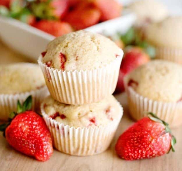 Best Strawberry Recipes - Keto Strawberry Muffins - Easy Recipe Ideas With Fresh Strawberries - Dessert, Cakes, Breakfast, Muffins, Pie, Salad