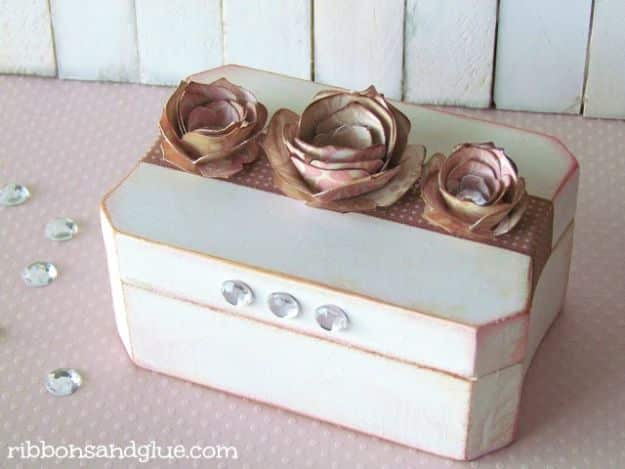 Cheap Mothers Day Gifts - Mother’s Day Keepsake Box - Homemade Presents and Gift Ideas for Mom - Cute and Easy Things to Make For Mother