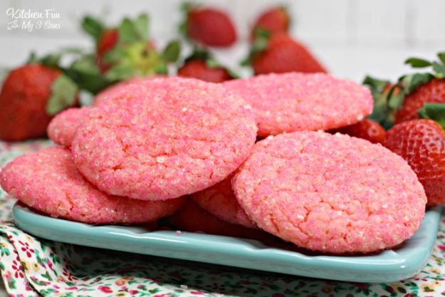 Best Strawberry Recipes - Strawberry Champagne Cookies - Easy Recipe Ideas With Fresh Strawberries - Dessert, Cakes, Breakfast, Muffins, Pie, Salad