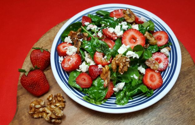 Best Strawberry Recipes - Strawberry Feta Spinach Salad - Easy Recipe Ideas With Fresh Strawberries - Dessert, Cakes, Breakfast, Muffins, Pie, Salad