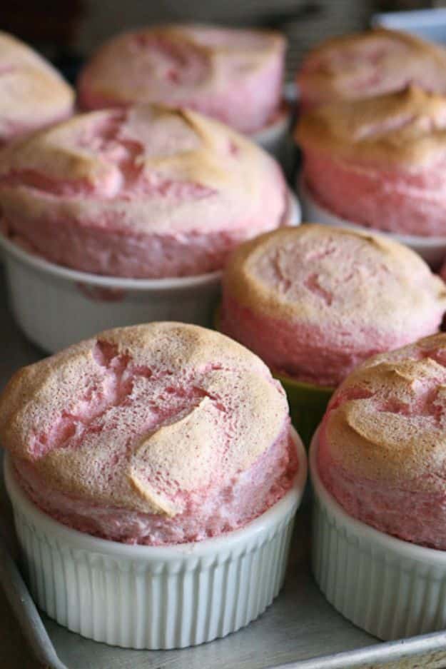 Best Strawberry Recipes -Strawberry Pudding Soufflés - Easy Recipe Ideas With Fresh Strawberries - Dessert, Cakes, Breakfast, Muffins, Pie, Salad