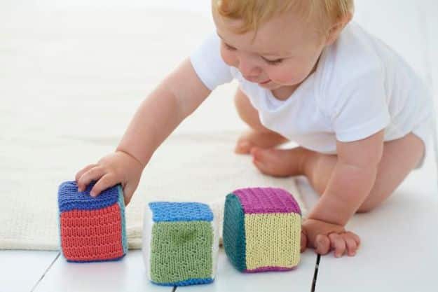 DIY Knitting Ideas for Baby - Baby Block Knitting Project- Easy Blanket, Hat, Booties, Toys and Sweater Tutorials to Knit for Babies - Boy and Girl Clothes and Nursery Decor for Gifts