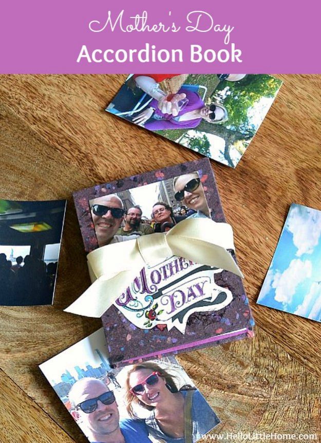 Easy Mothers Day Gifts - DIY Mother’s Day Accordion Book - Cute Crafts and Homemade Presents for Mom | Thoughtful Gift Ideas to Make For Mother