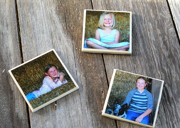 Easy Mothers Day Gifts - Easy DIY Photo Coasters - Cute Crafts and Homemade Presents for Mom | Thoughtful Gift Ideas to Make For Mother