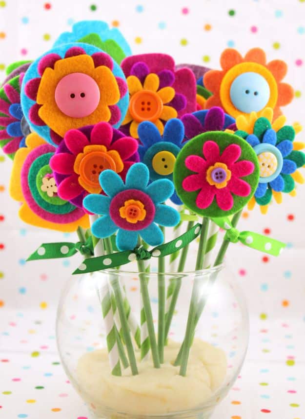 Easy Mothers Day Gifts - Felt Flower Bouquet - Cute Crafts and Homemade Presents for Mom | Thoughtful Gift Ideas to Make For Mother