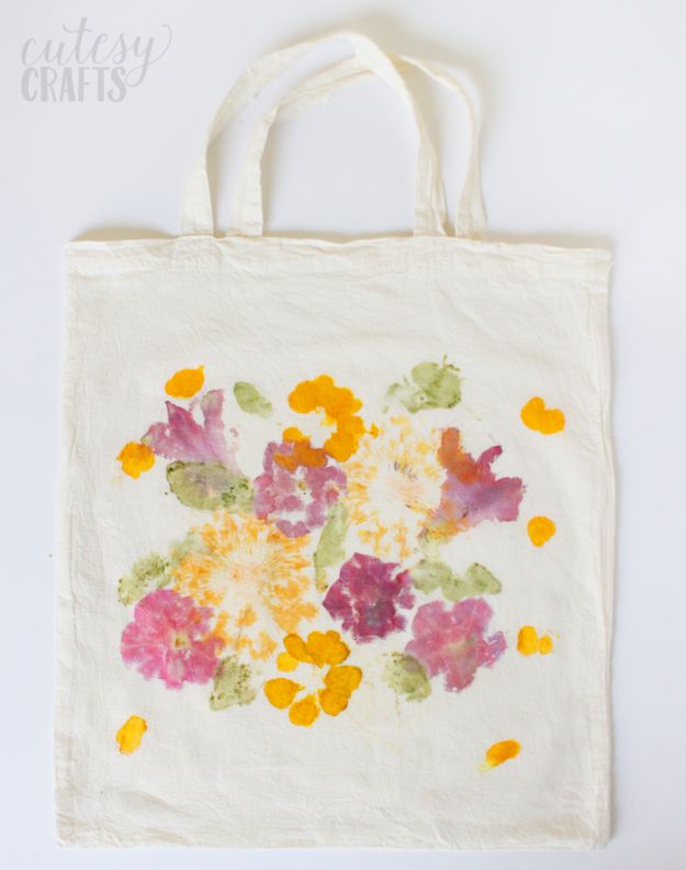 Easy Mothers Day Gifts - Pounded Flower Tote Bag - Cute Crafts and Homemade Presents for Mom | Thoughtful Gift Ideas to Make For Mother