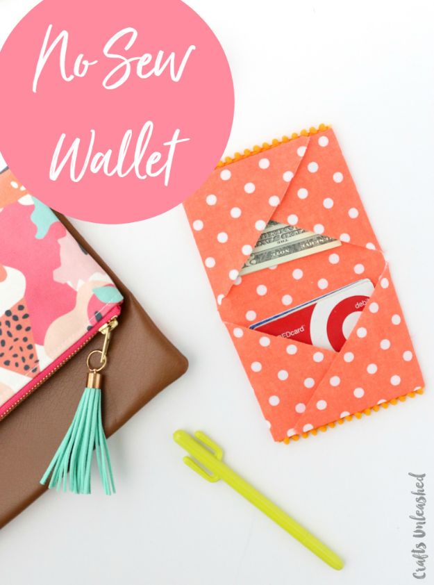 No Sew Gifts to Make - Easy DIY Christmas Presents -DIY No Sew Fabric Wallet