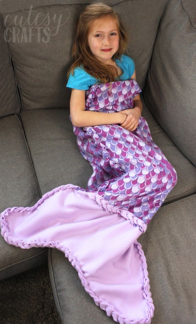 No Sew Gifts to Make - Easy DIY Christmas Presents -No-Sew Fleece Mermaid Tail Blanket