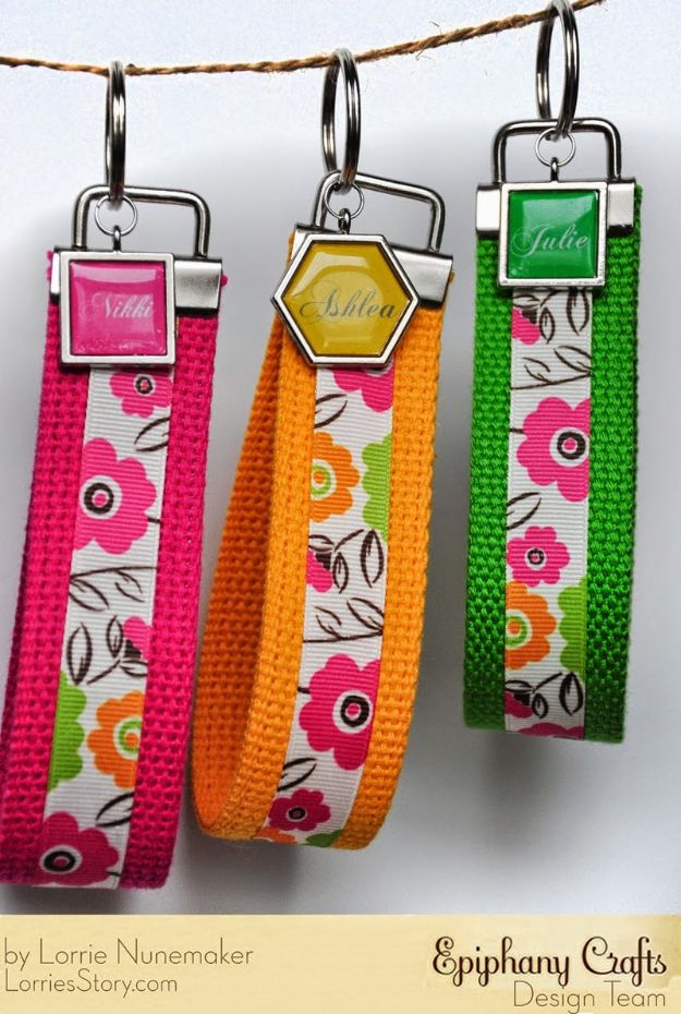 No Sew Gifts to Make - Easy DIY Christmas Presents -No Sew Wristlet Keychains