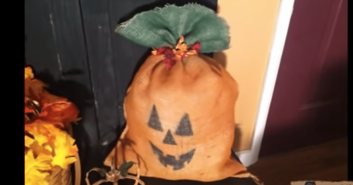 DIY Burlap Sack Pumpkin | DIY Joy Projects and Crafts Ideas