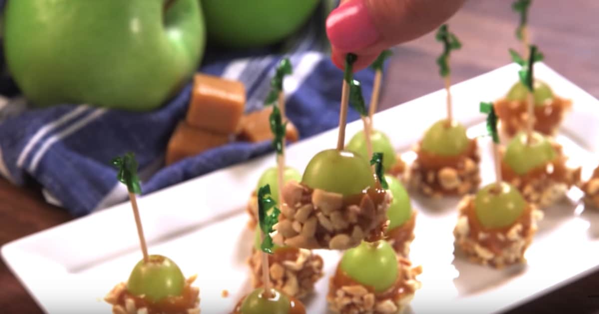 Caramel Apple Grapes Recipe | DIY Joy Projects and Crafts Ideas