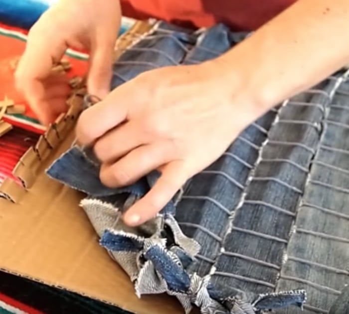 How To Make A DIY Rug From Old Jeans