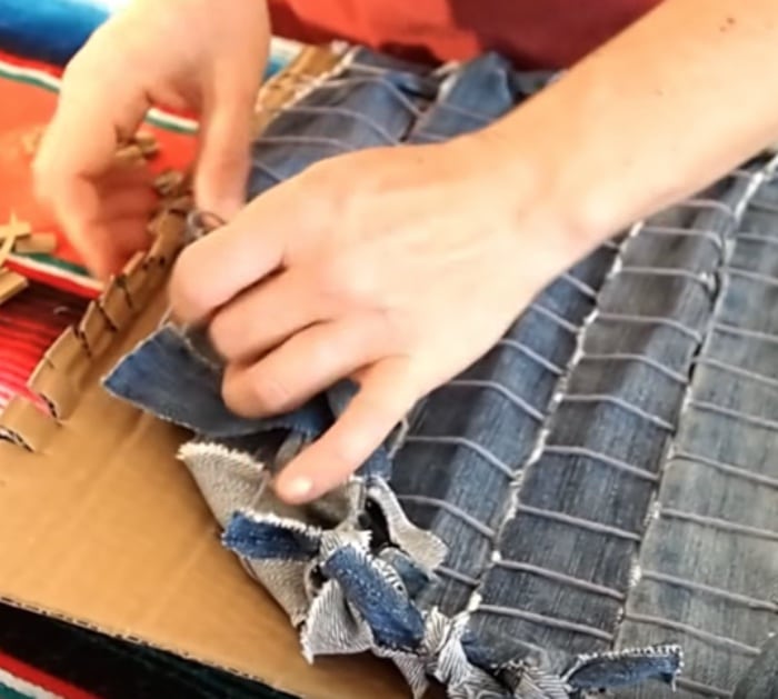 How to Make a Woven Throw Rug out of Recycled Denim Jeans - FeltMagnet