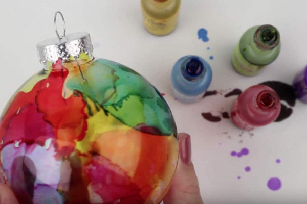 Water Color Ornament feature