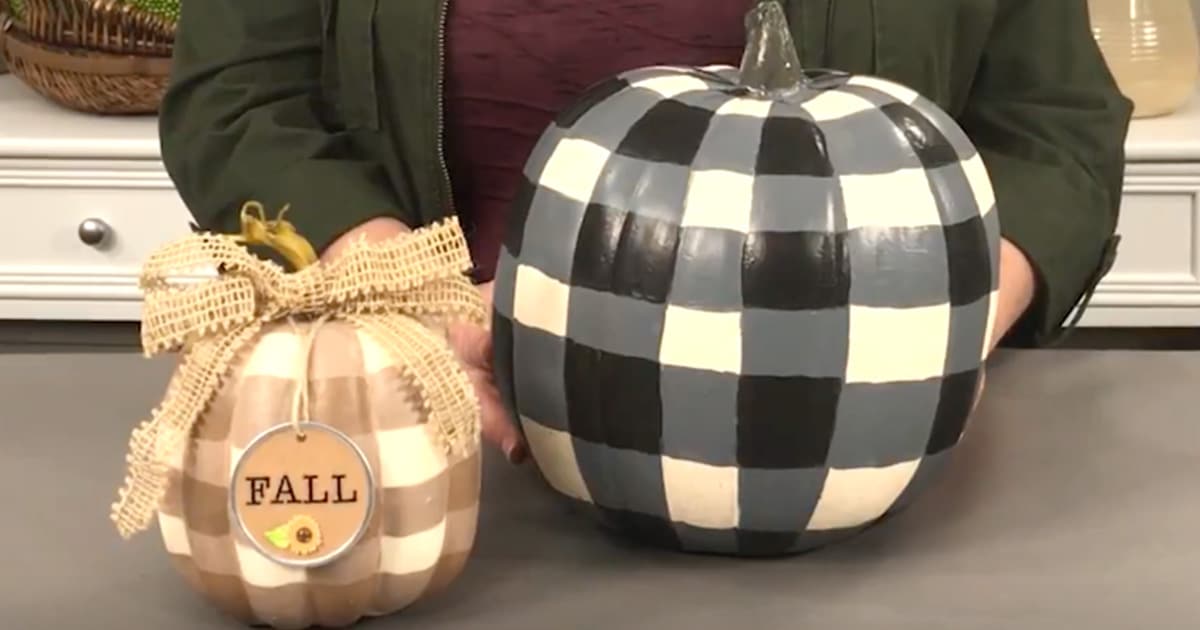 Pumpkin Decorating Idea- Paint Gingham Pumpkins | DIY Joy Projects and Crafts Ideas