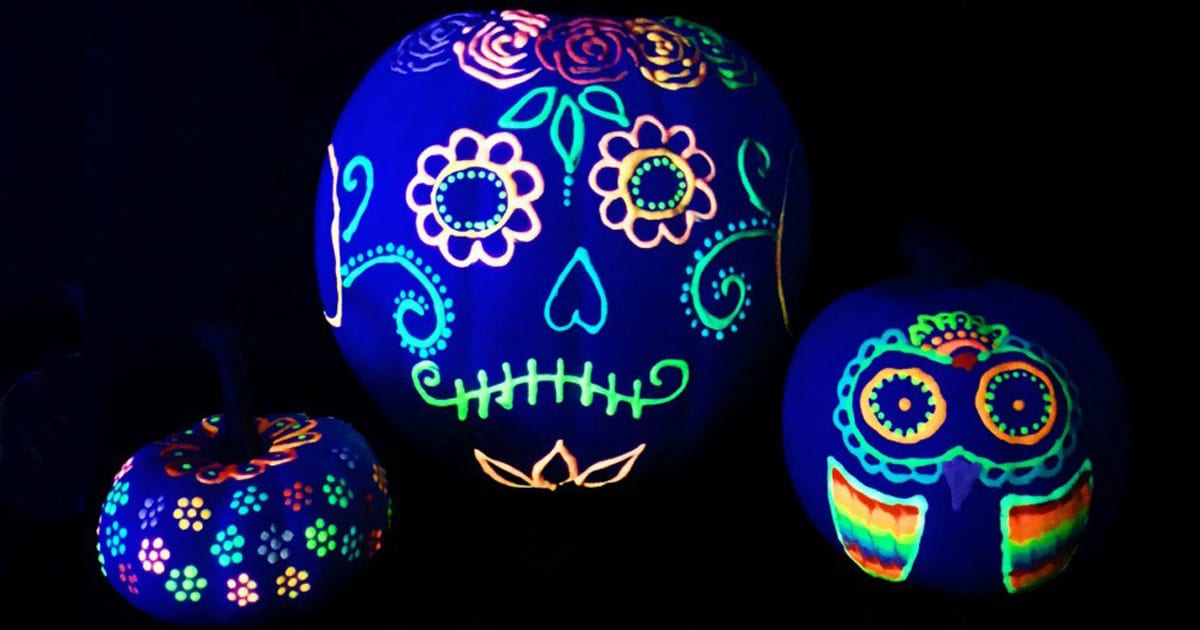 How to Make Glow In The Dark Pumpkins | DIY Joy Projects and Crafts Ideas