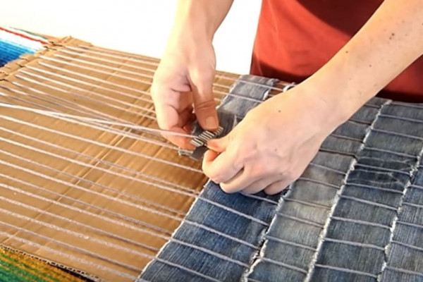 DIY Jeans Rug from Old Denim