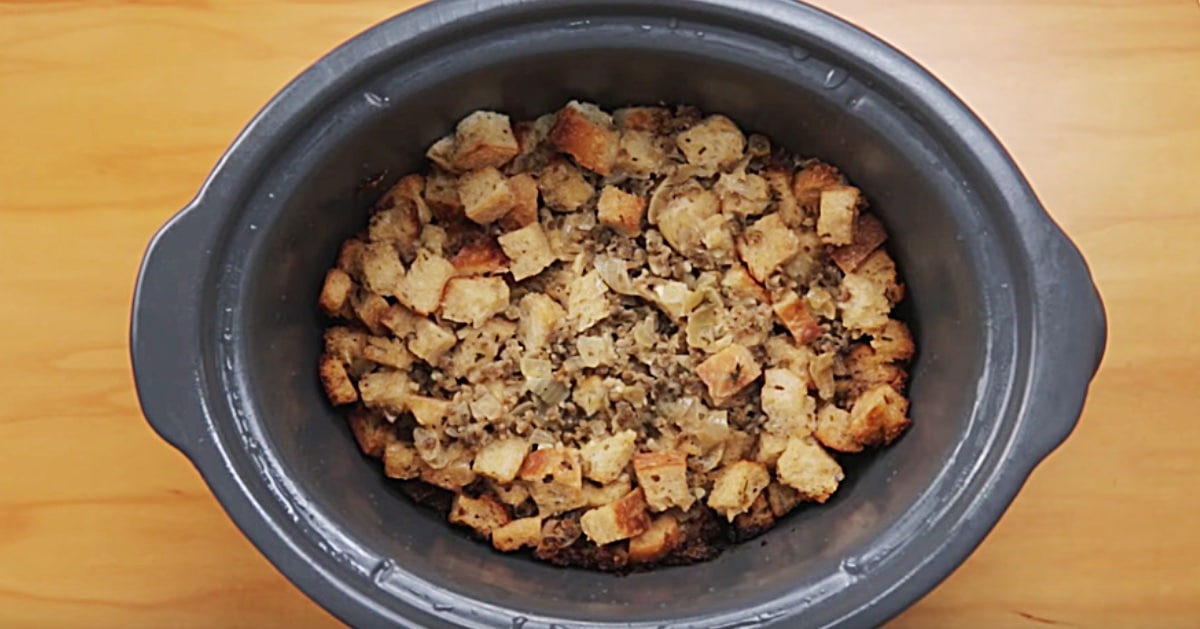 Crockpot Italian Sausage Stuffing Recipe | DIY Joy Projects and Crafts Ideas