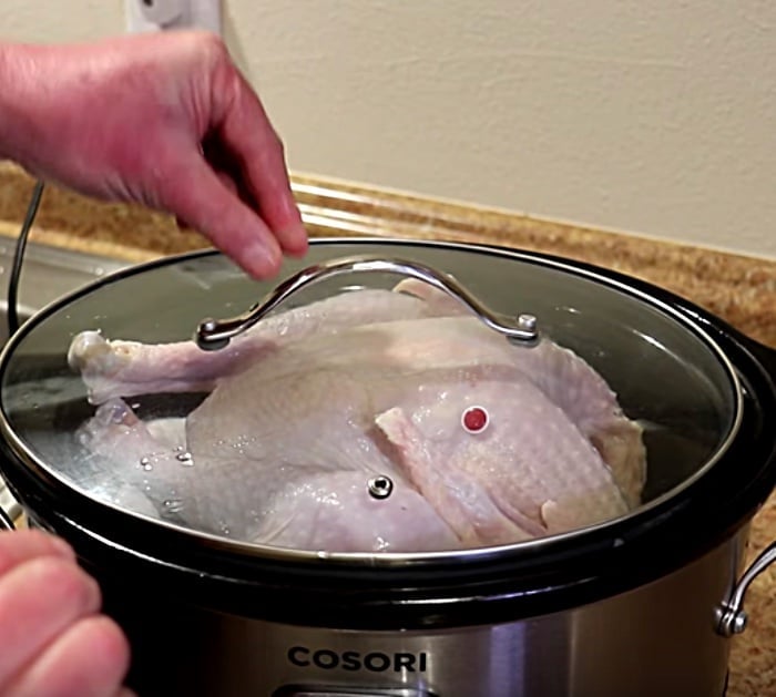 Lean how to make a simple juicy crockpot turkey