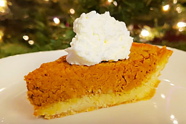 Learn to make easy keto pumpkin pie this Thanksgiving