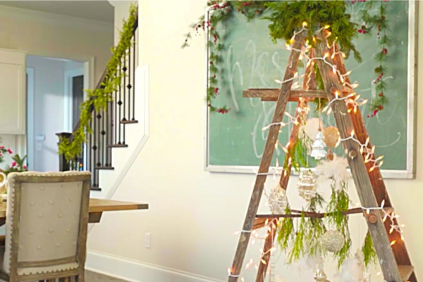 Short on time short on money? Make a cheap easy DIY Christmas Tree out of and old ladder