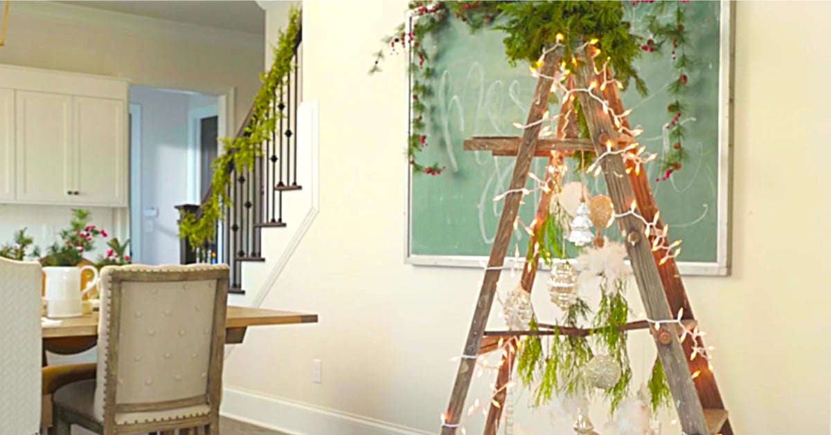 DIY Rustic Farmhouse Christmas Tree Using An Old Ladder | DIY Joy Projects and Crafts Ideas