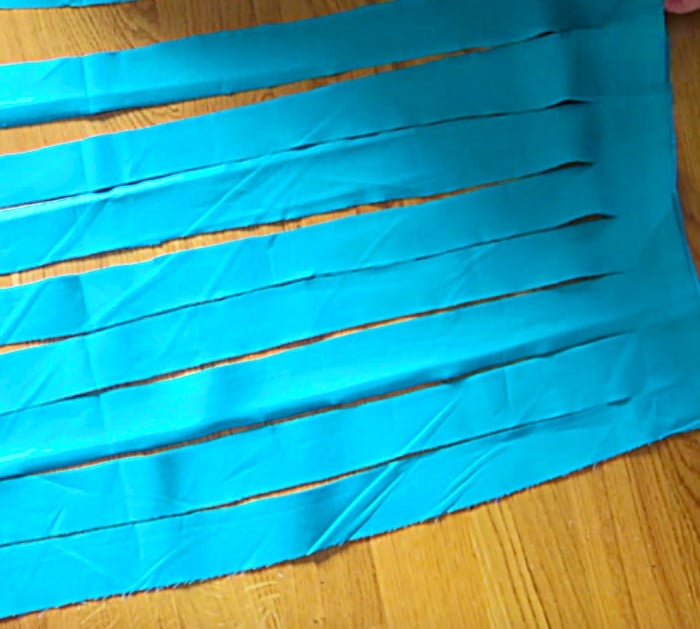 Learn to make a DIY No Sew Rag Rug