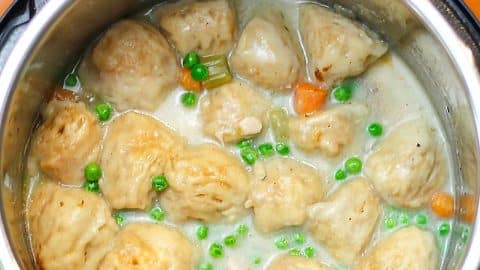 20 Minute Instant Pot Chicken and Dumplings Recipe | DIY Joy Projects and Crafts Ideas