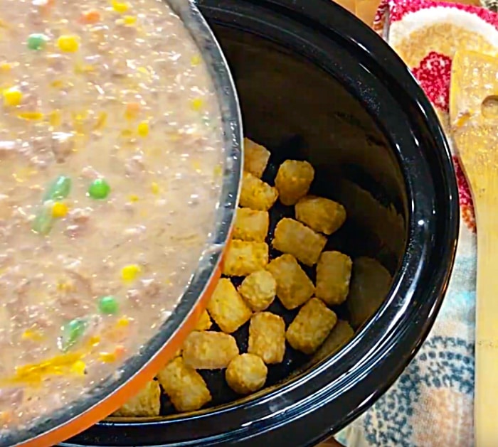 Learn To Make this delicious Bacon Cheeseburger Tater Tot Casserole Recipe | Quick and Easy Crockpot Recipes for Dinner