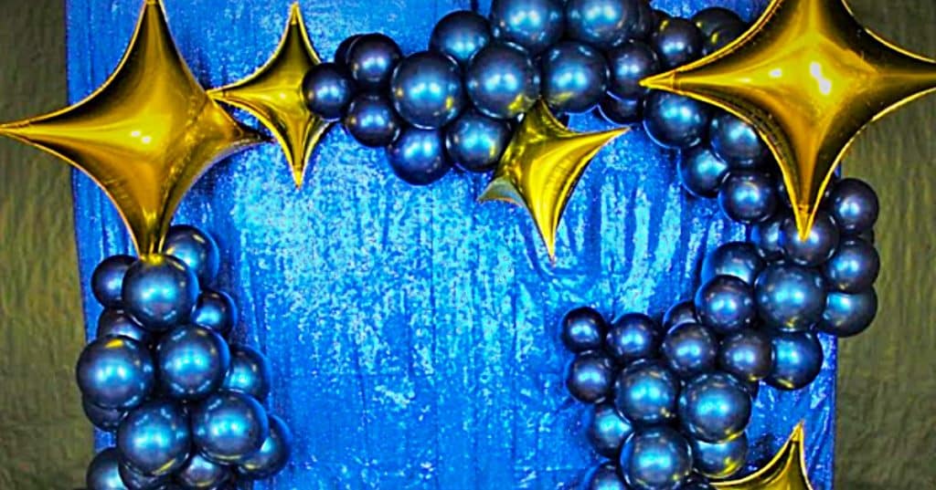 Learn to make DIY Balloon Garland for a NEW Years Eve Party Photo Backdrop