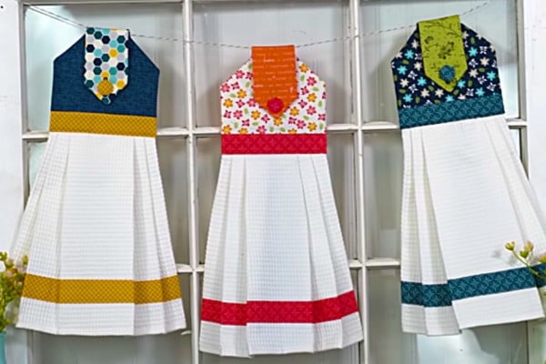 Learn to sew a DIY hanging kitchen Towel