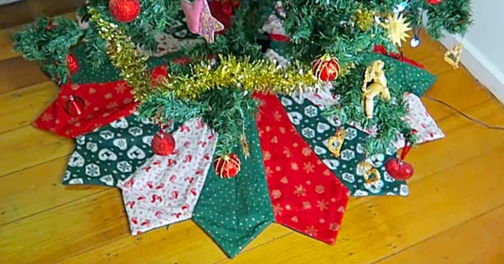 Learn to sew a dresden pattern quilted Christmas Tree Skirt