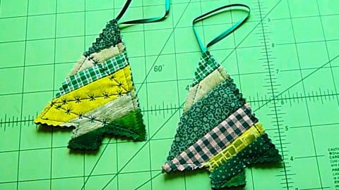 Learn To Sew A Scrappy Tree Ornament | DIY Joy Projects and Crafts Ideas
