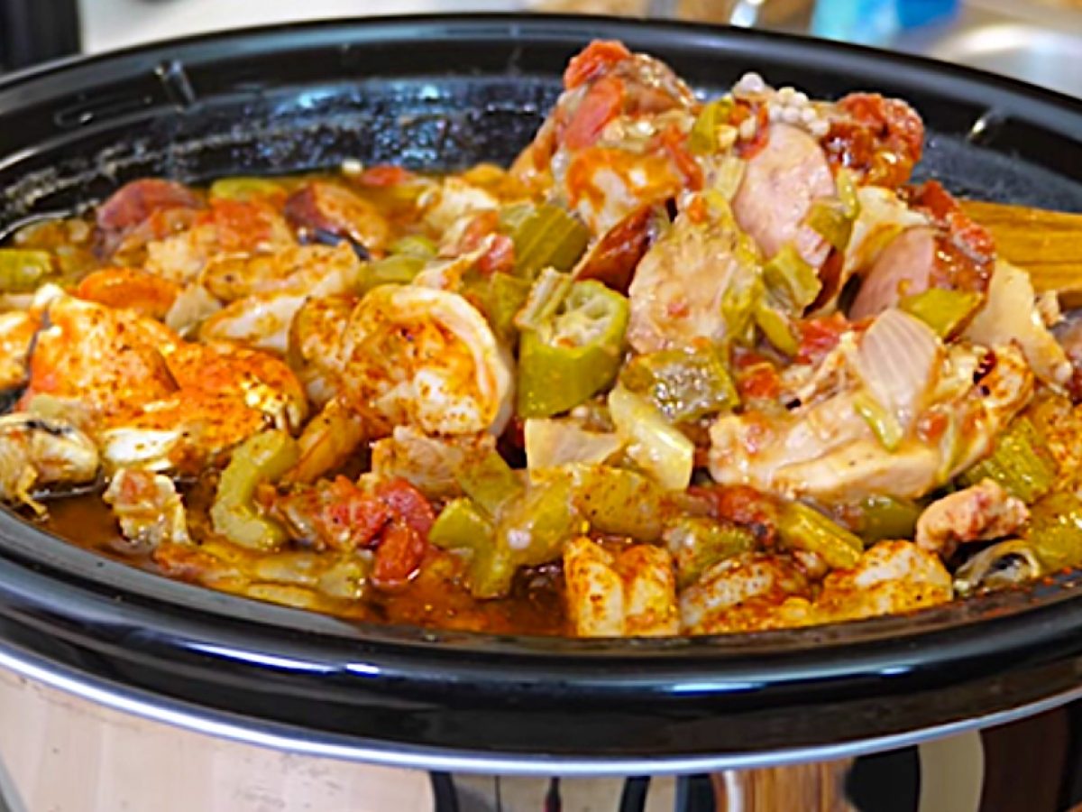 https://diyjoy.com/wp-content/uploads/2019/12/seafood-gumbo-2-1200x900.jpg