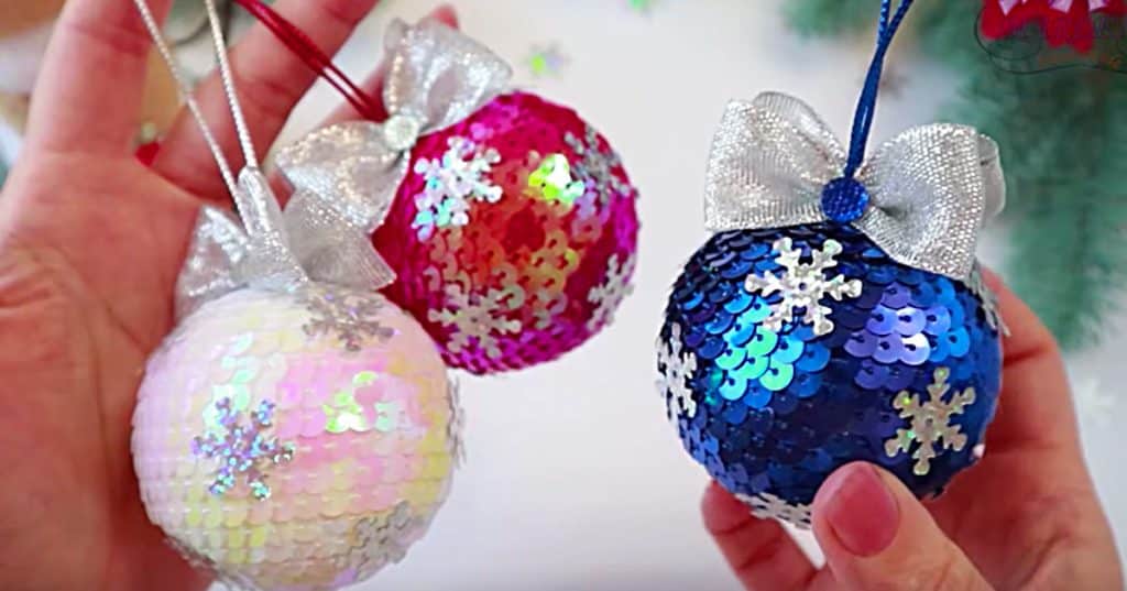 Learn to make DIY Christmas Balls for your holiday tree