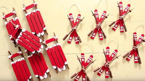 Learn To Make Sled And Ski Ornaments From Popsicle Sticks | DIY Joy Projects and Crafts Ideas