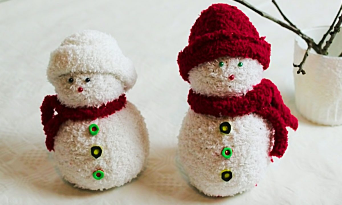 Easy Sock Snowman {fun Christmas craft!} - It's Always Autumn