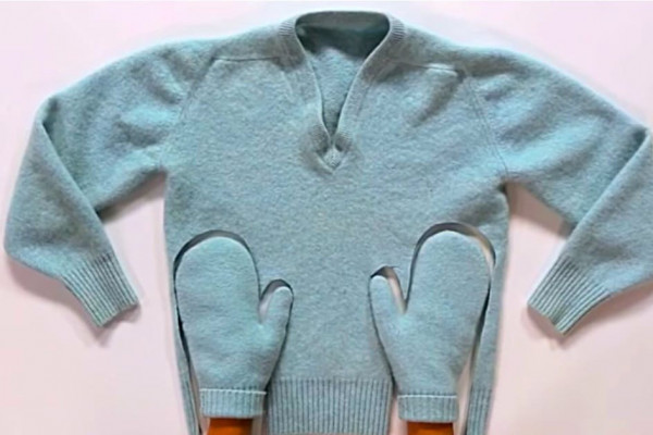 Make DIY Mittens from a felted recycled sweater