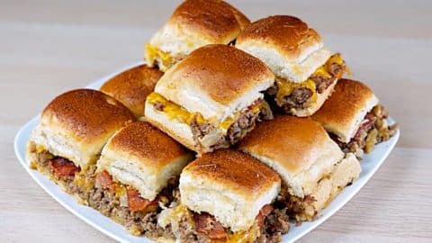 Bacon Cheeseburger Sliders Recipe | DIY Joy Projects and Crafts Ideas