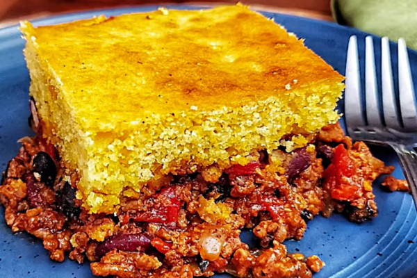 Learn to make a Cornbread Chili Casserole Recipe