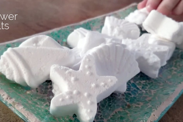 DIY Shower Melts - Homemade Shower Melt Recipe - DYI Bath and Beauty Ideas