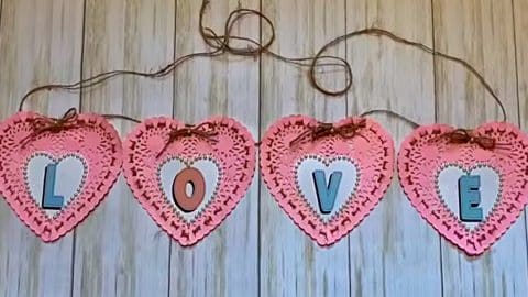 DIY Dollar Tree Paper Heart Doily Banner | DIY Joy Projects and Crafts Ideas