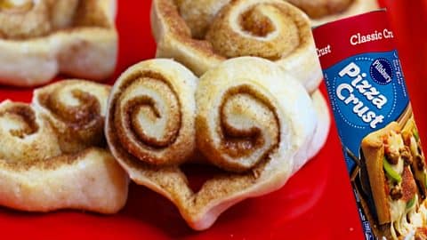 3 Ingredient Cinnamon Roll Hearts Recipe | DIY Joy Projects and Crafts Ideas