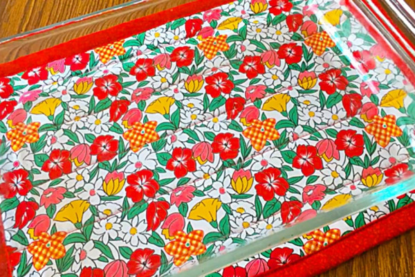 Learn to sew a DIY large quilted hot pad for a casserole dish